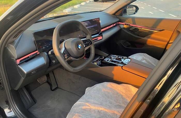 BMW 7 Series Chauffeur Servce Dubai